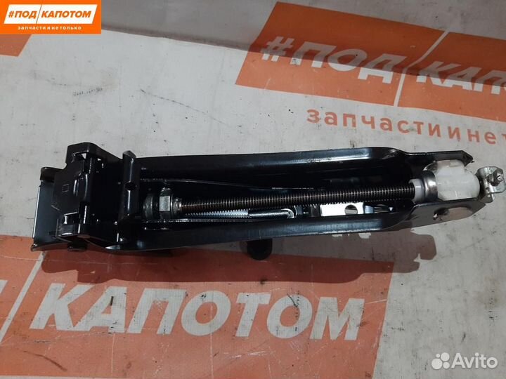 Домкрат Volkswagen Golf 6 2011