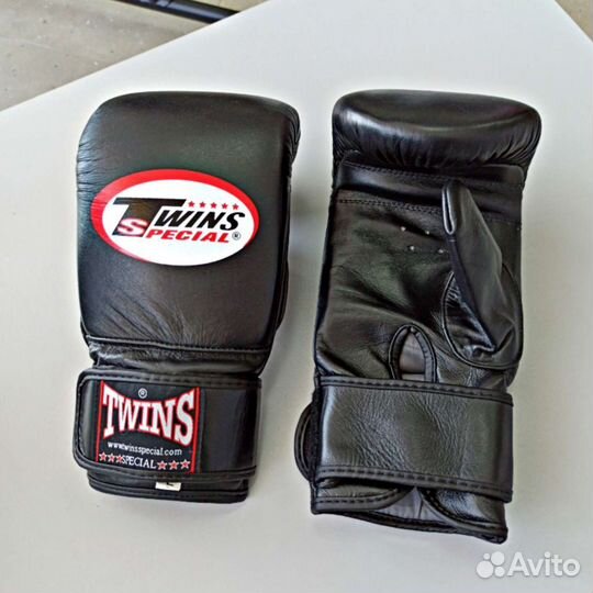 Боксерские перчатки снарядные Twins натур кожа