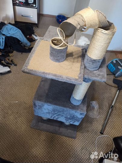 Домик для кошки с когтеточкой бу