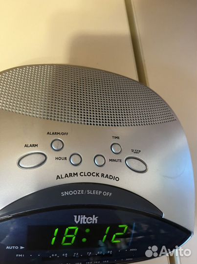 Часы настольные Vitek 3517