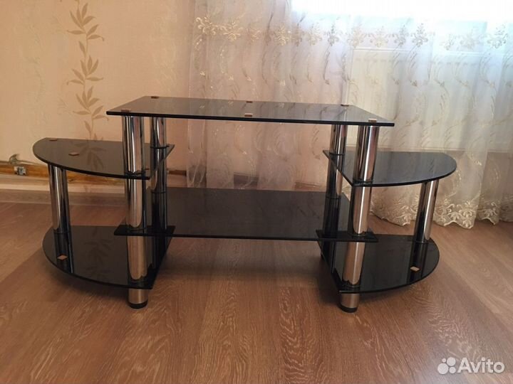Стеклянная тумба под тв