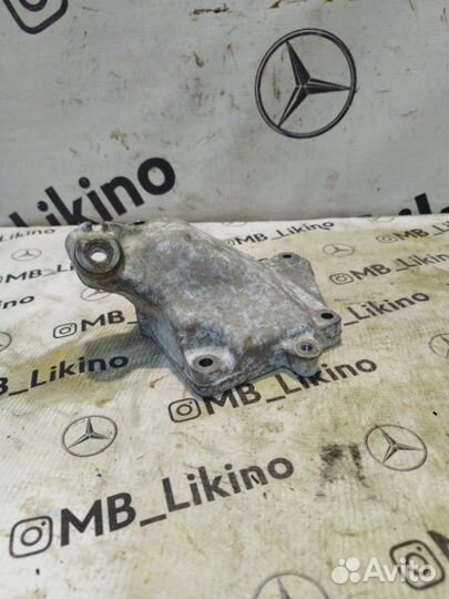 Кронштейн опора двигателя правый Mercedes Gl X164