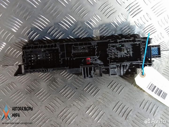 Блок предохранителей Tesla Model X 2019 1094405