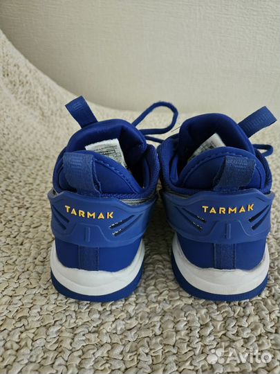 Баскетбольные кроссовки decathlon 37р