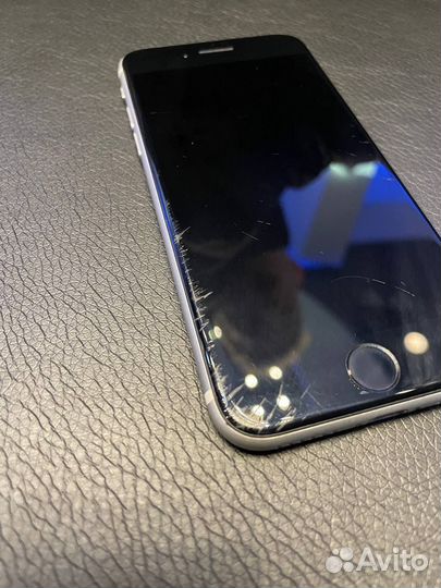 iPhone SE, 64 ГБ