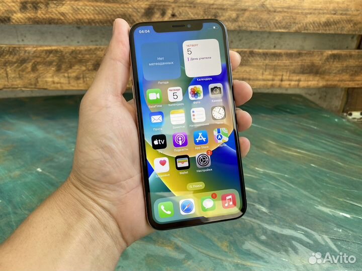 iPhone X, 64 ГБ