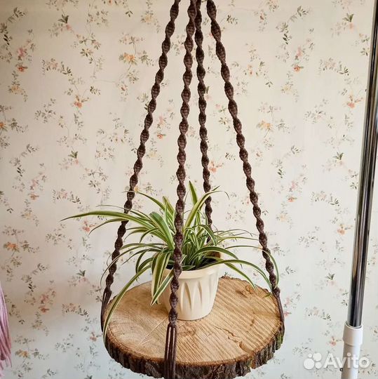 Макраме кашпо на дереве