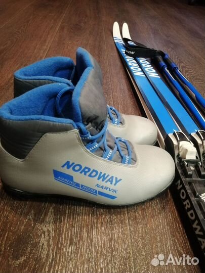 Лыжные ботинки +лыжи с палками nordway