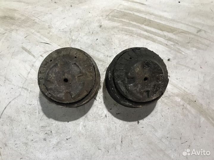 Опора двигателя Mercedes Benz W220