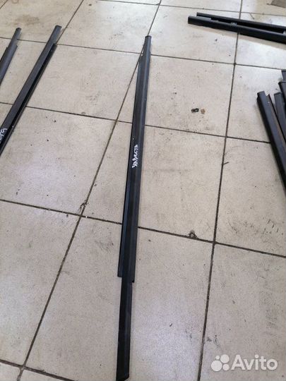 Бархотка внешняя на дверь задняя левая LADA Vesta