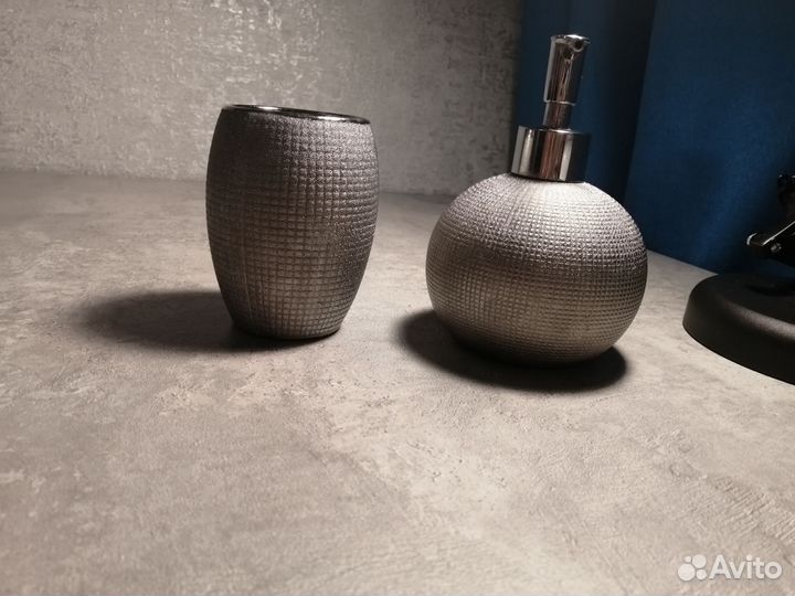 Набор для ванны зубной пасты, щёток и жидкого мыла