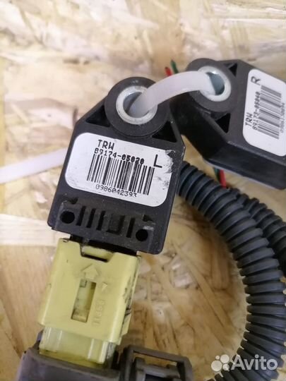 Датчик удара Toyota Avensis T25