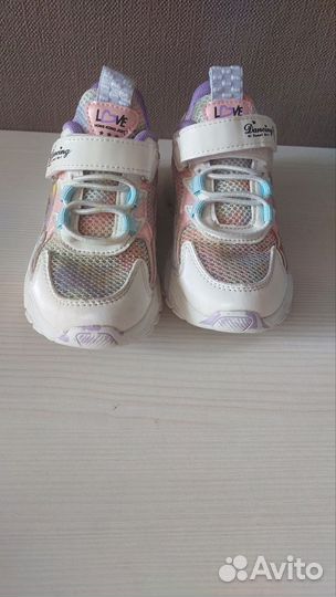 Кроссовки для девочки