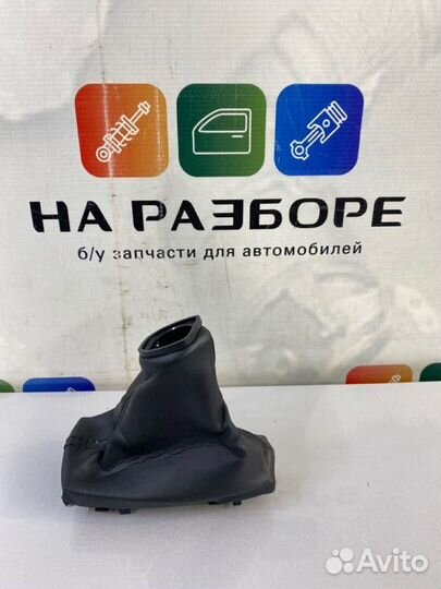 Накладка на консоль между сиденьями Toyota Camry