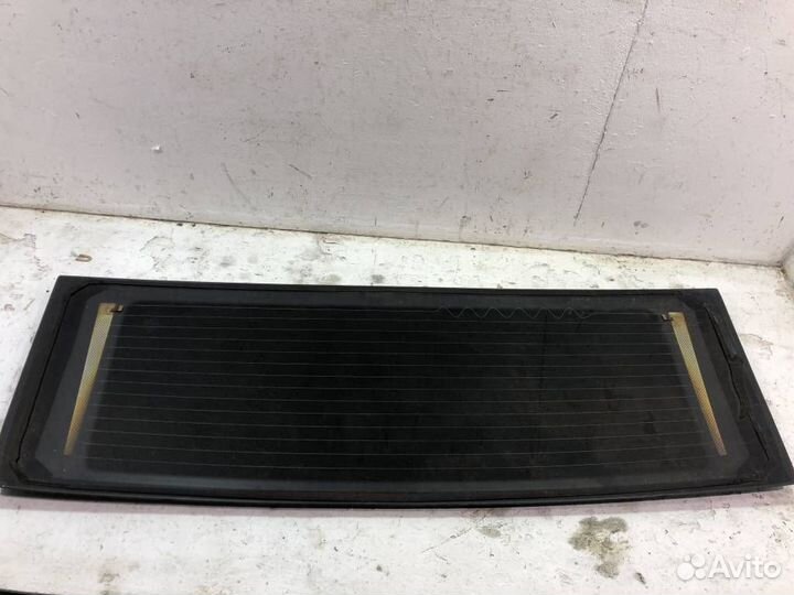 Стекло заднее