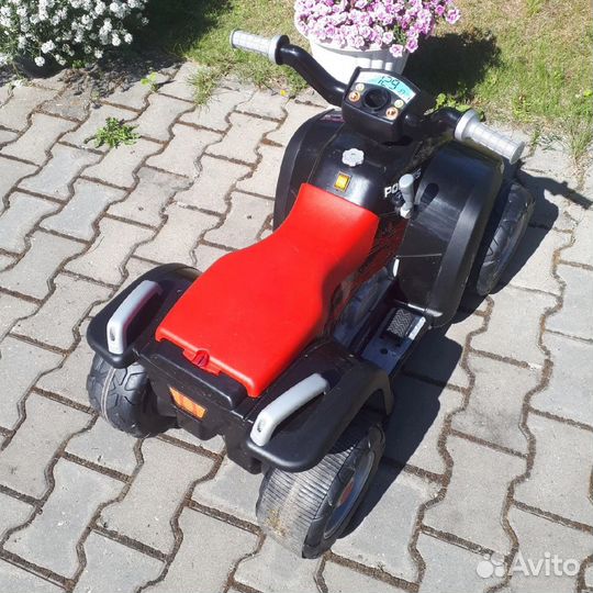 Детский квадроцикл polaris и стол Little trike