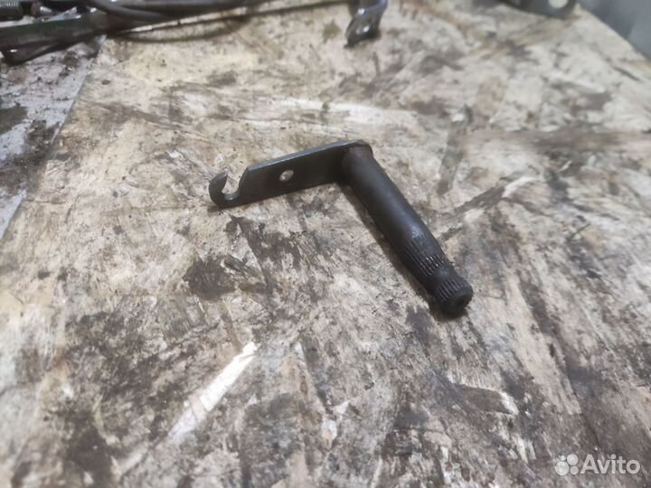 Вал педали тормоза Восход 1/2