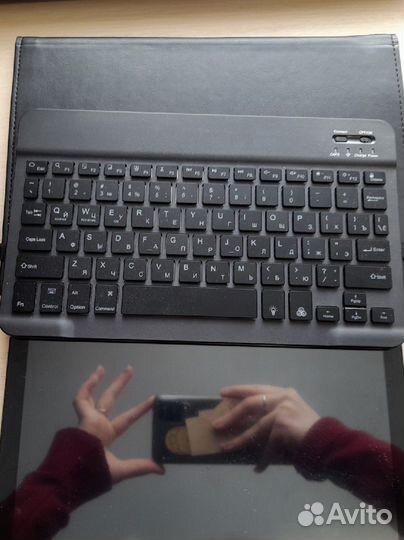 Планшет с чехлом