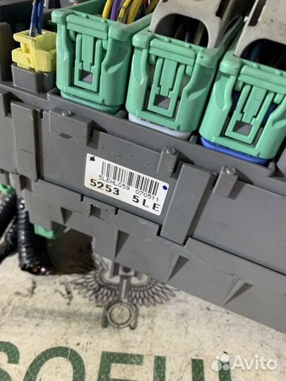 Блок предохранителей Honda Civic 8 4D