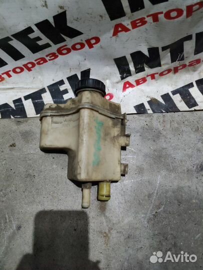 Бачок Гур Renault Symbol 1.4 2008