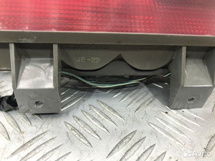 Фонарь задний Mitsubishi Space Wagon минивен 2