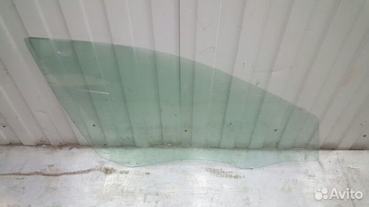 Стекло двери переднее правое Skoda Octavia 5E3