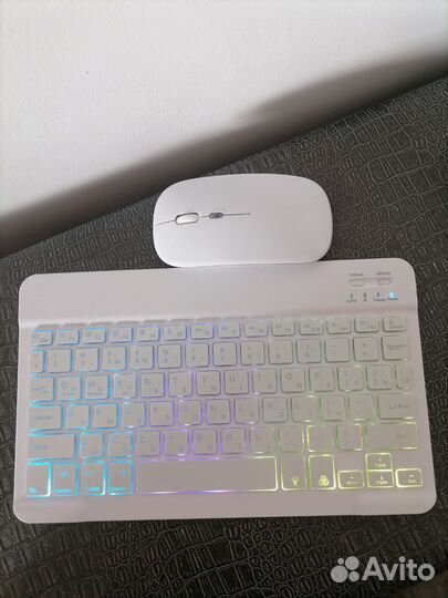 Беспроводная клавиатура и мышь с подсветкой