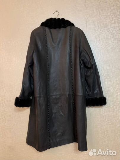 Женское пальто кожаное М