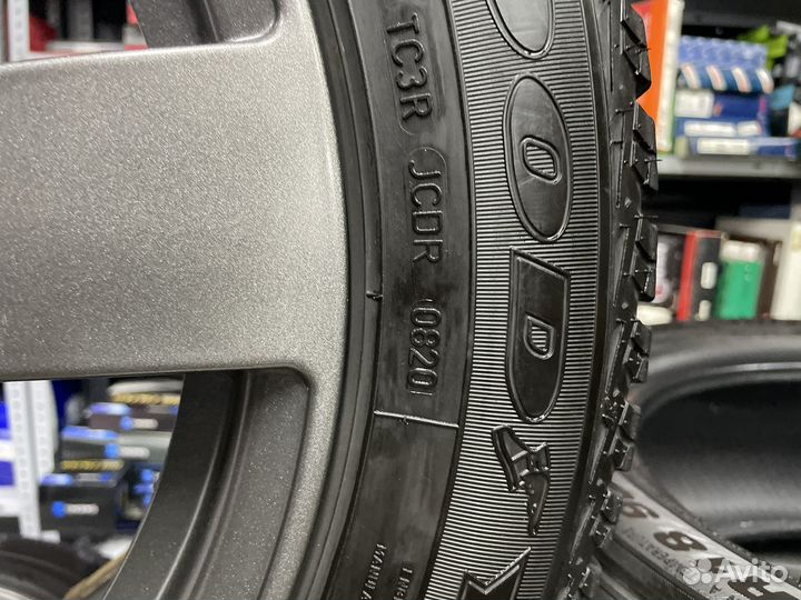 Колеса в сборе 215/55/17