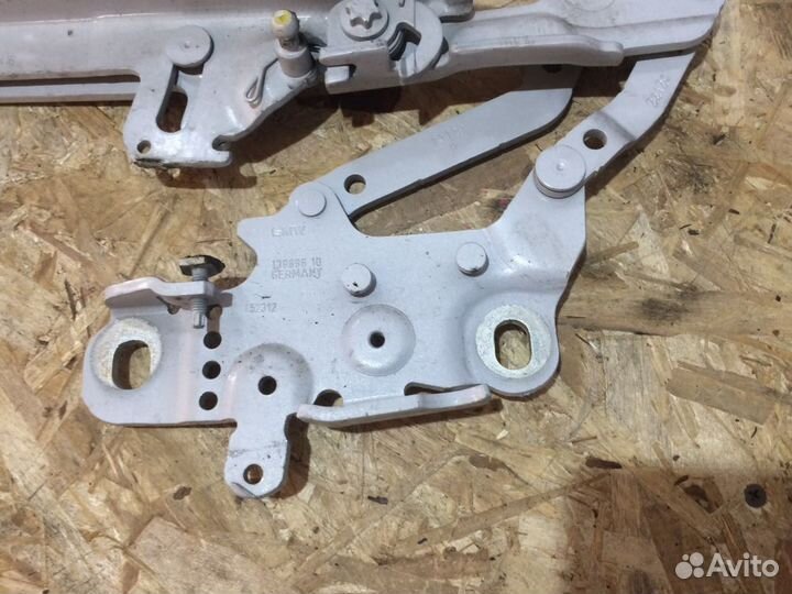 BMW F30 Петля капота правая с Японии