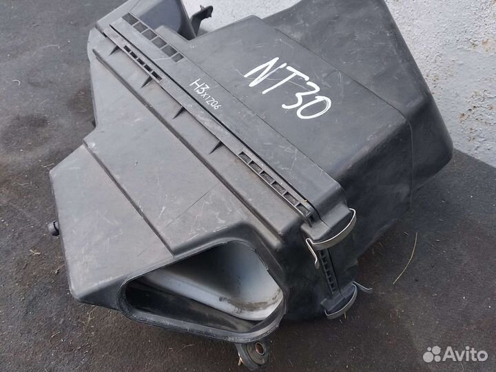 Корпус воздушного фильтра Nissan X-Trail NT30