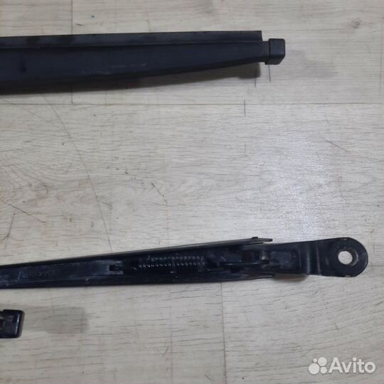 Дворник лобового стекла LADA Largus 2014