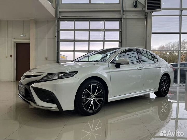 Toyota Camry 2.5 AT, 2023