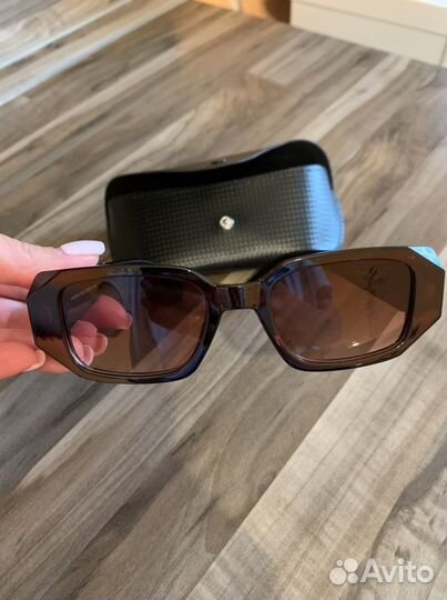 Очки солнцезащитные
