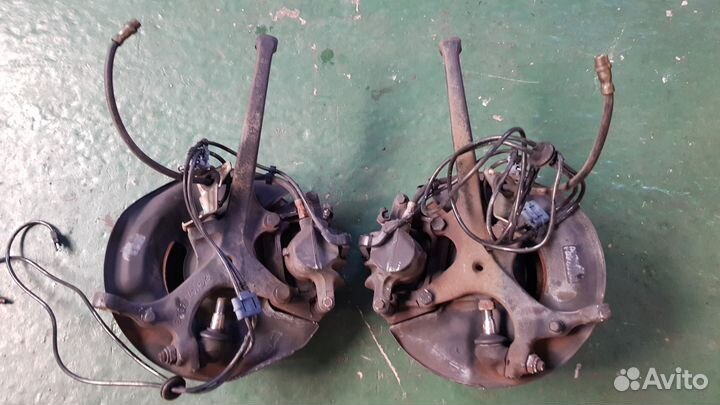 Передние ступицы в сборе на Mercedes-Benz W202 С