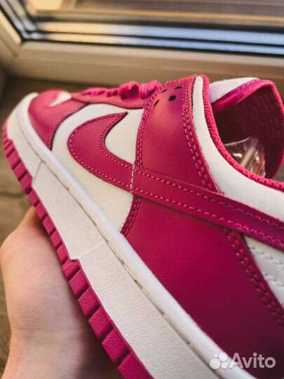 Nike dunk low active fuchsia