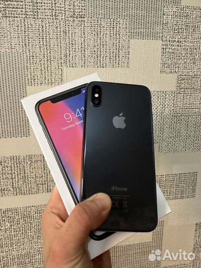 iPhone X, 64 ГБ
