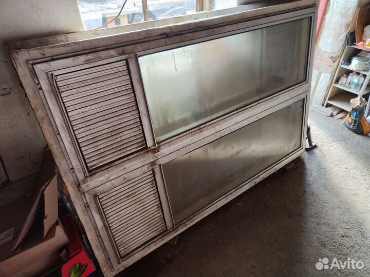 Дверь алюминиевая