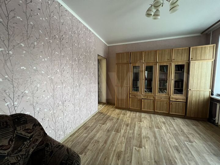 2-к. квартира, 45 м², 3/3 эт.