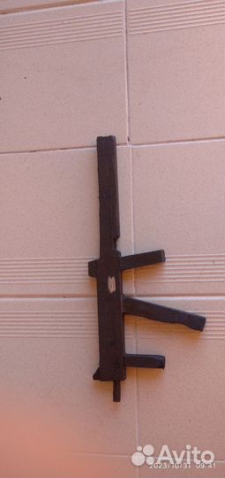 Деревянный автомат