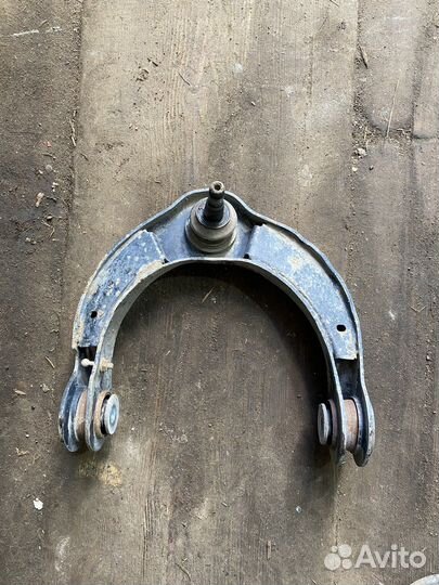 Рычаг передний верхний L Jeep Grand Cherokee 4 wk2