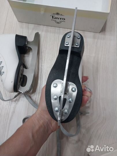 Коньки фигурные детские 28 размер