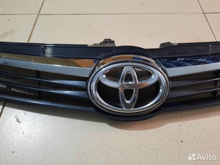 Решетка радиатора передняя Toyota Camry V55