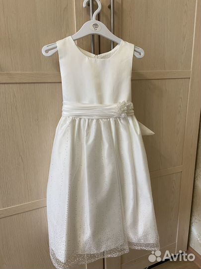 Нарядное белое платье 116