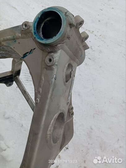 Рама Кавасаки zzr400-2