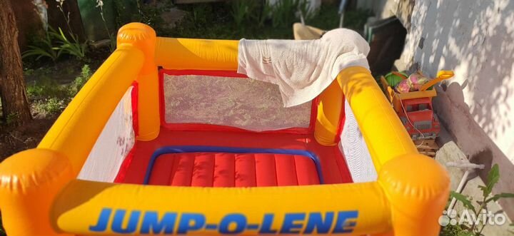 Надувной игровой центр батут