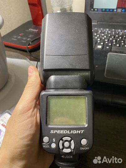 Вспышка Neewer