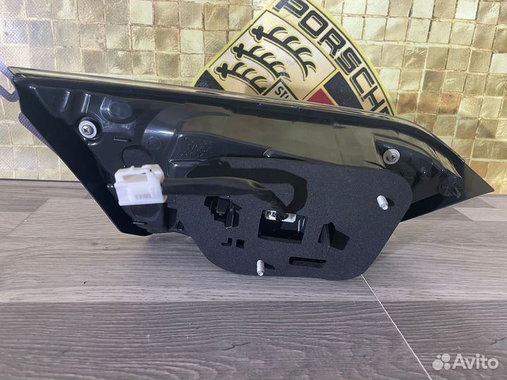 Фонарь задний правый Toyota Camry V70 S-Edition