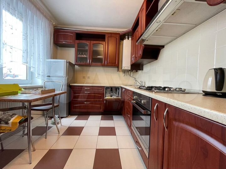 2-к. квартира, 100 м², 4/5 эт.