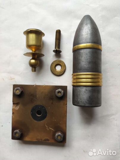 Старинный подсвечник